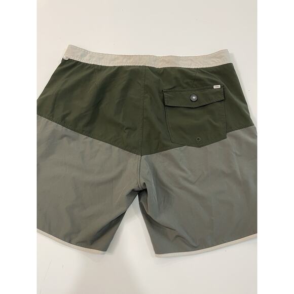 Vuori Shorts Mens 38 Lot Of 2 V314 Performance Cruise Boardshorts - Picture 7 of 10